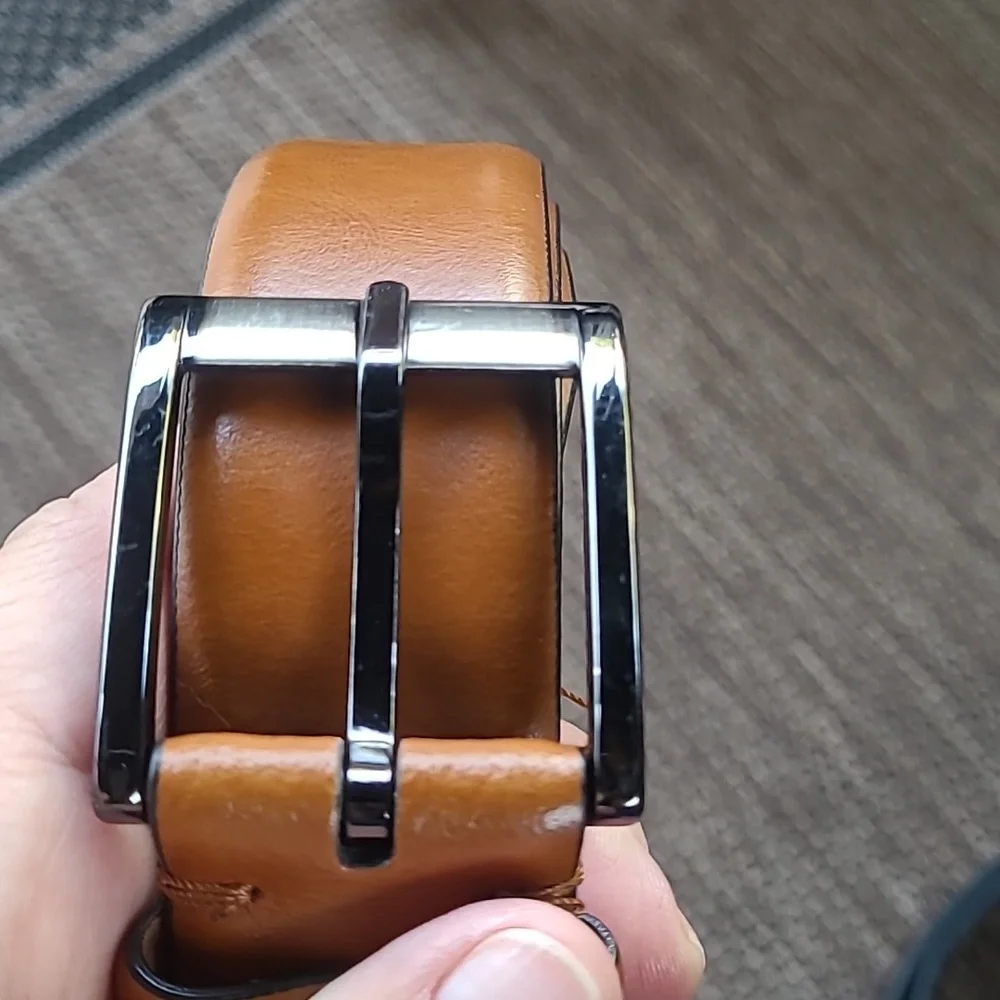 Trafalgar Cameron Leather Belt, Sz 34 (Has Flaws)